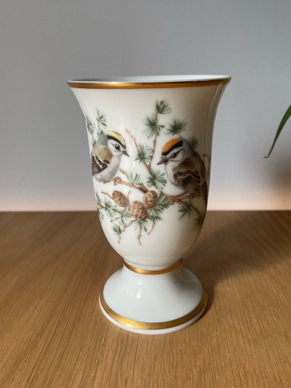 Vintage Franklin de Paris Oiseaux Chanteurs de l'Europe Goblet Bud Vase